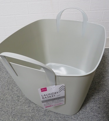 百円ショップ　ダイソーの商品で足湯に使えるランドリーバスケットの画像