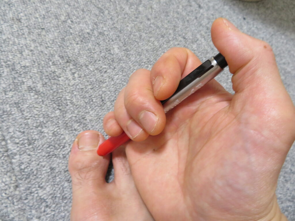 井穴（右F2)にハリボーイを当てている画像