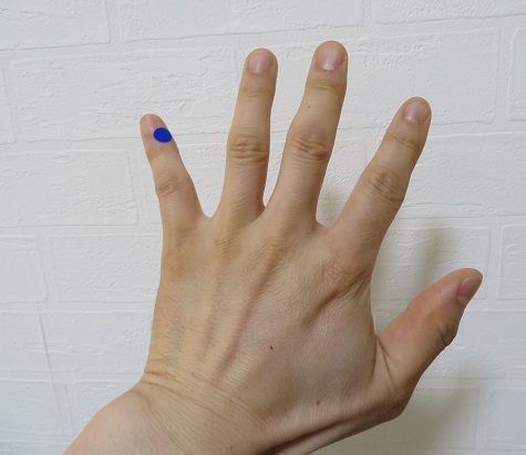 ワキガのツボ　少衝（しょうしょう）の画像